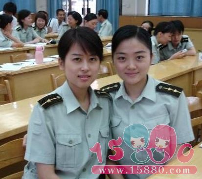 军营里的花蕾